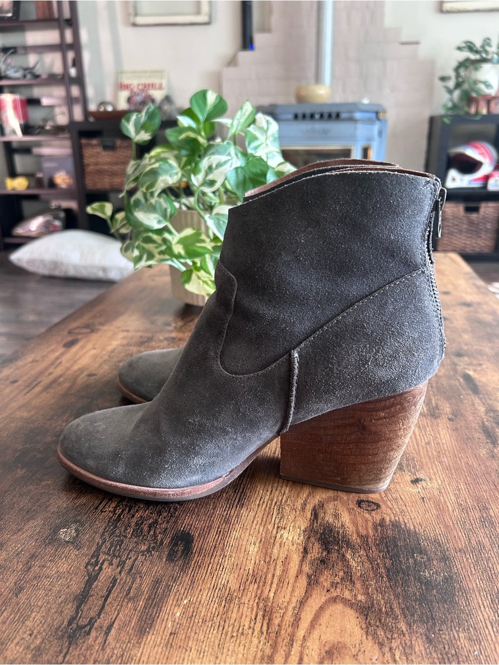 Women's korks Suede Ankle Boot - Gray with Wooden Block Heel